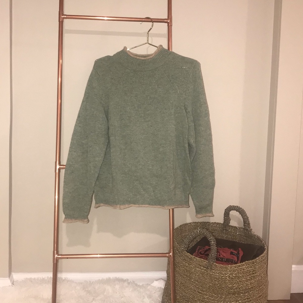 Woolrich sweater. Size M. Light teal.